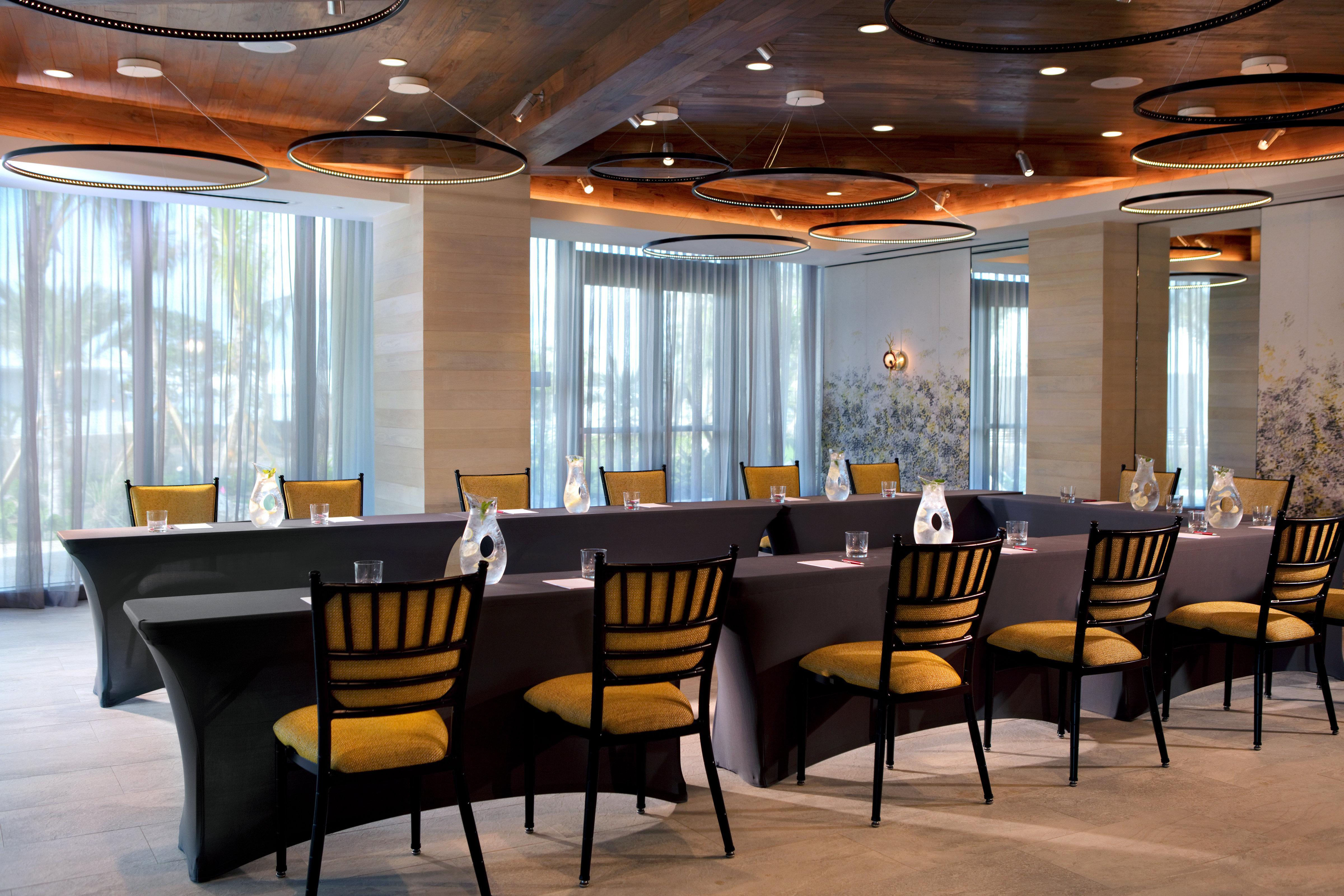 Kimpton Seafire Resort + Spa By Ihg West Bay Екстер'єр фото