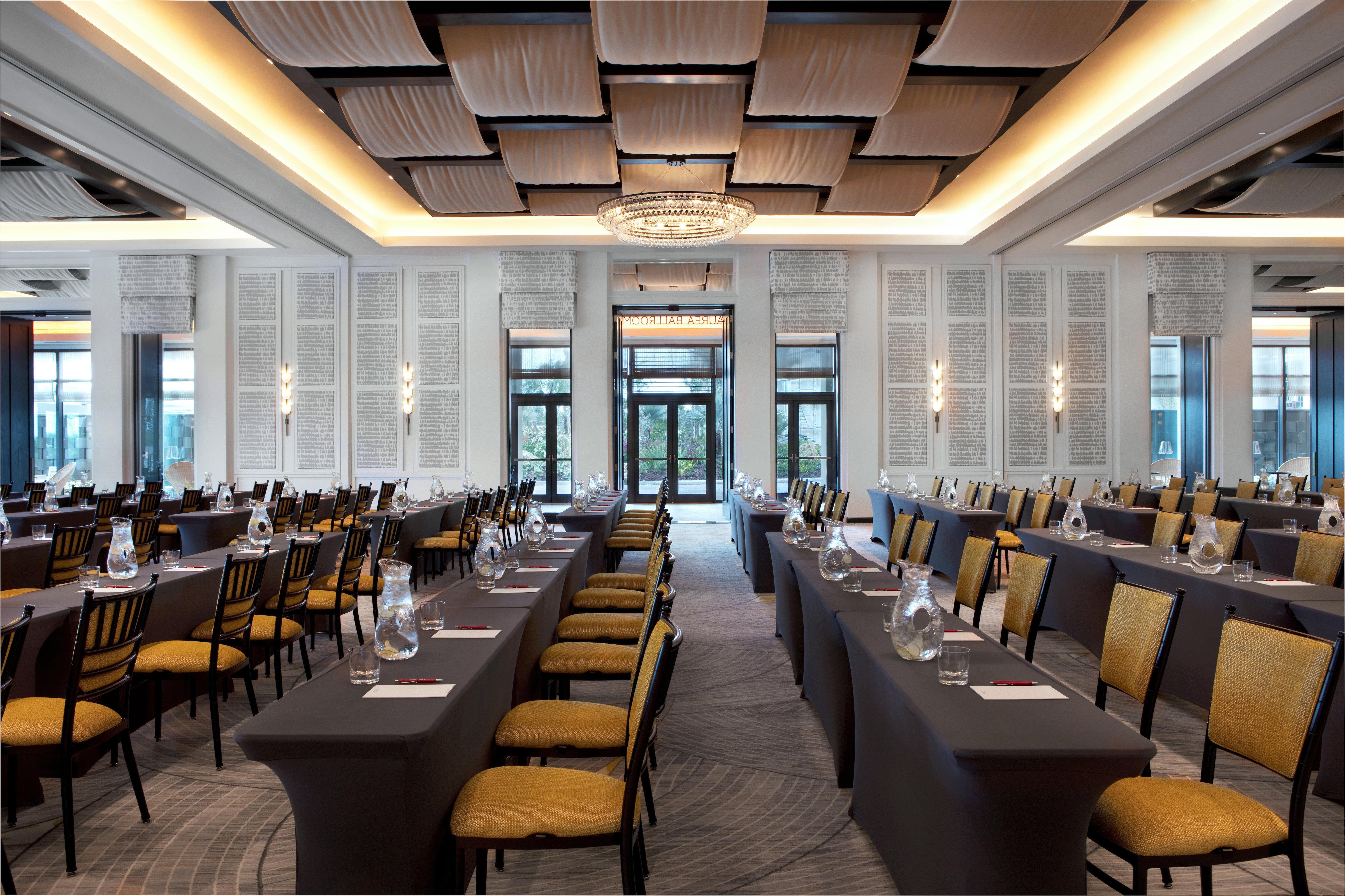 Kimpton Seafire Resort + Spa By Ihg West Bay Екстер'єр фото