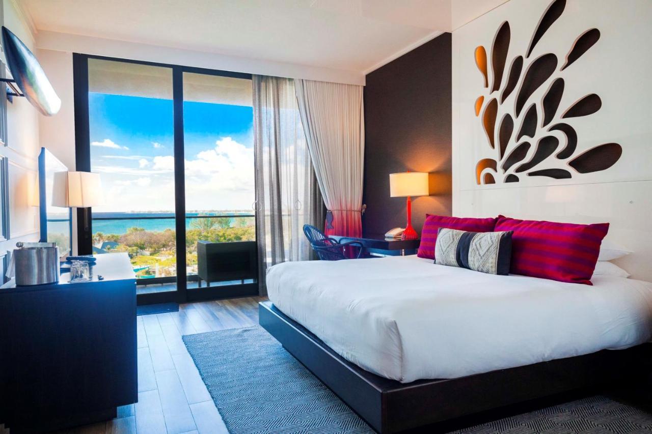 Kimpton Seafire Resort + Spa By Ihg West Bay Екстер'єр фото